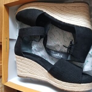 Unisa Black Wedge Sandals